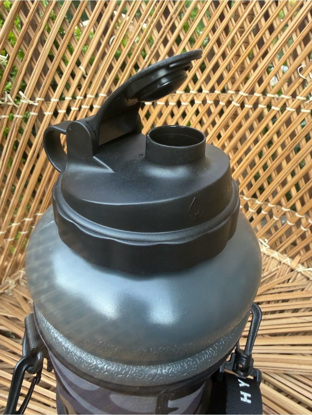 Hydrojug half gallon water bottle jug with carrier - Picture 2 of 7